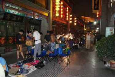 晚上去摆地摊卖什么东西比较火，2022夜市摆摊最赚钱的5个项目